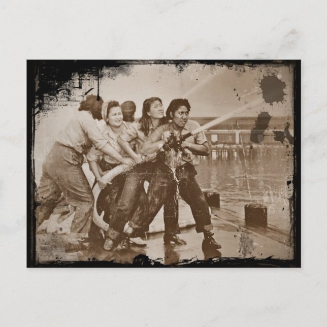 Carte Postale Femmes Pompiers Pearl Harbor 7 décembre (Devant)