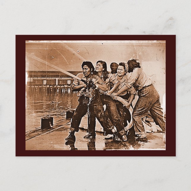 Carte Postale Femmes pompiers Pearl Harbor 7 décembre (Devant)
