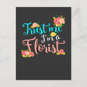 Carte Postale Fier fleuriste Citation Flower Gardening Femme