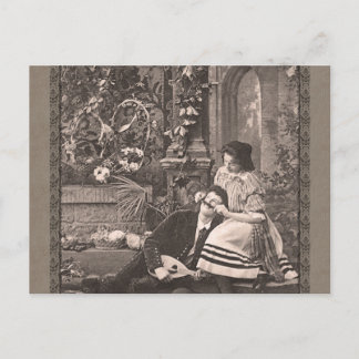 Carte Postale Fille jouant avec le cru drôle de la moustache de