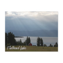 Flathead Lac Montana avec Montagnes Arbres Grange