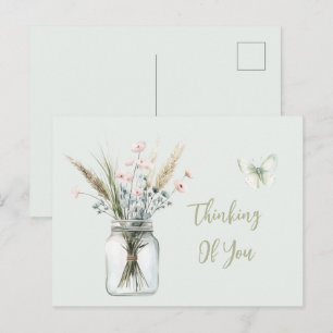 Carte Postale Fleurs Bleues de Teint Bocal Papillon Pensant à Vo