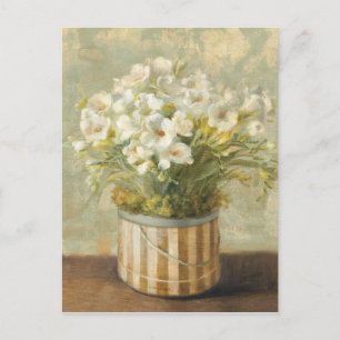 Carte Postale Fleurs dans une boîte de Casquette
