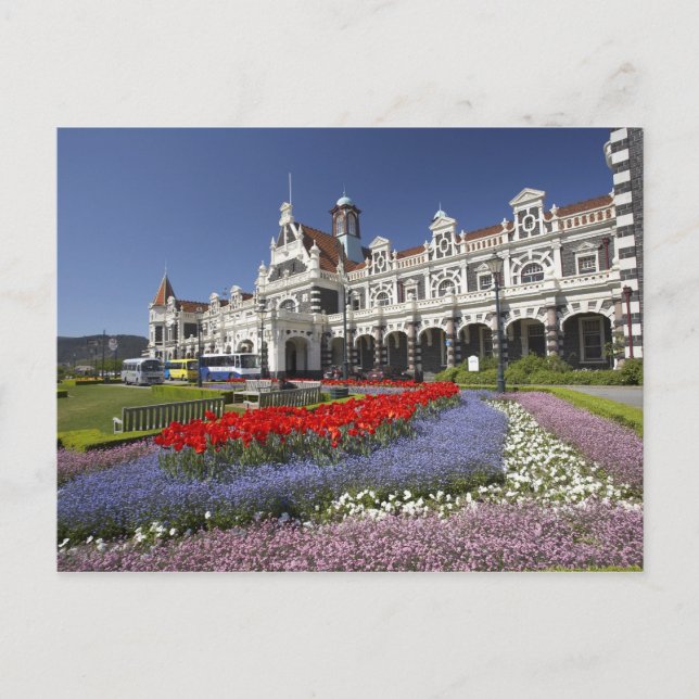 Carte Postale Fleurs printanières et gare historique, (Devant)