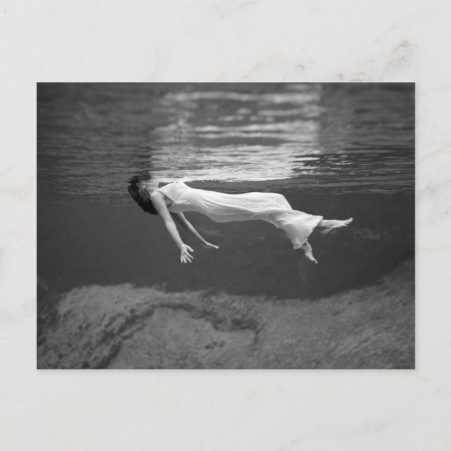 Carte Postale Floating Underwater, 1947 (Devant)