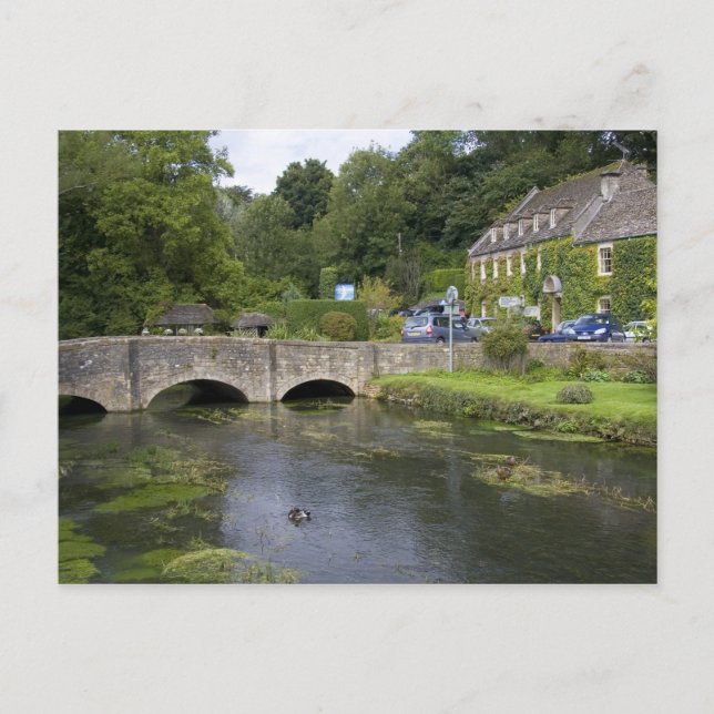 Carte Postale Flux de truites dans le village de Bibury, (Devant)