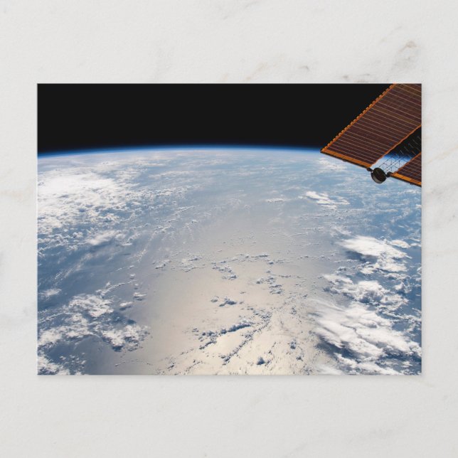 Carte Postale Formations de nuages entourant le reflet du soleil (Devant)