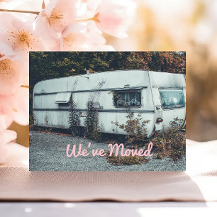 Carte Postale Funny Weve Moved Old White Trailer Home