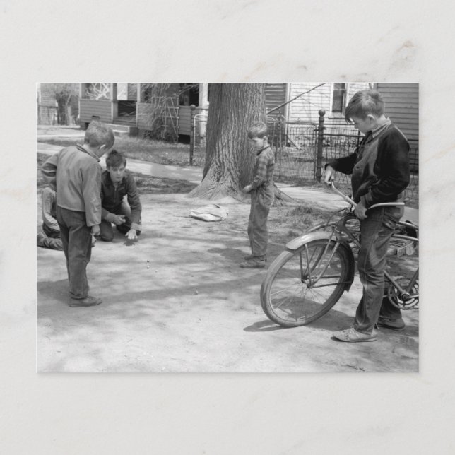 Carte Postale Garçons Jouant des billes, Woodbine, Iowa, 1940 (Devant)