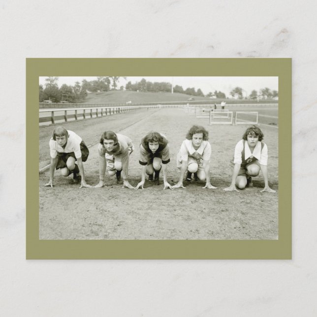 Carte Postale Girls Track, années 1920 (Devant)