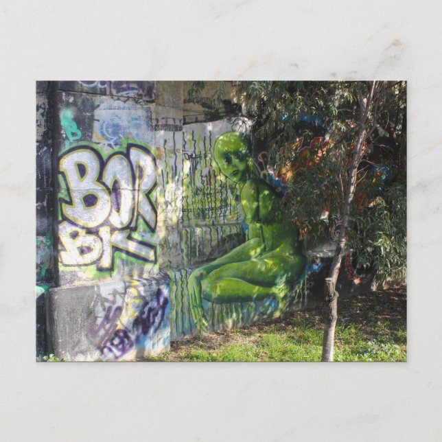 Carte Postale Graffiti vert de l'espace extra-atmosphérique (Devant)