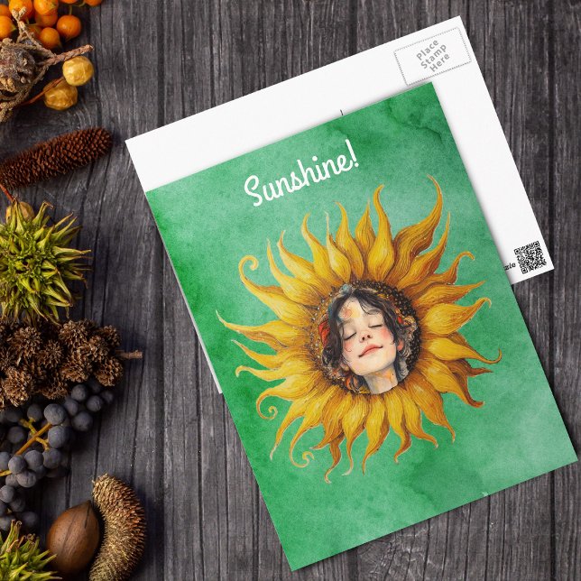 Carte Postale Grand Tournesol Jaune Avec Visage De Fille sur Fon (Glowing yellow sunflower with girl's face in the center on watercolour look green postcard.)