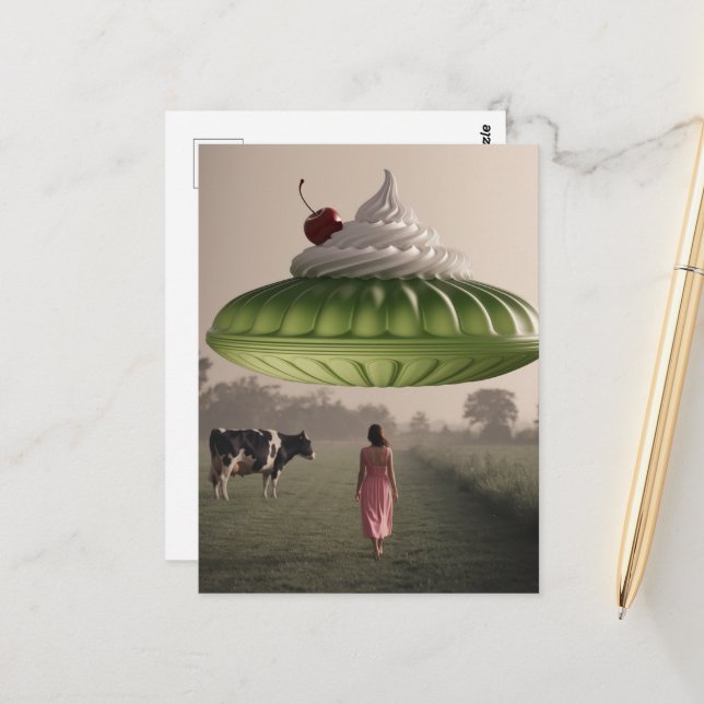 Carte Postale Green Surreal Sweet Treat in Dairy Pasture (Devant/Arrière en situation)