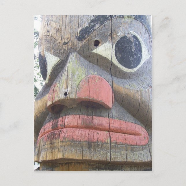 Carte Postale Gros plan d'un totem (Devant)