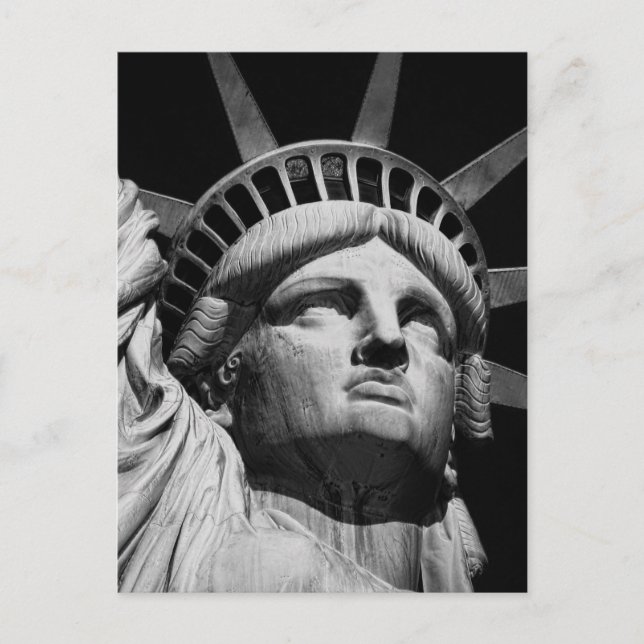 Carte Postale Gros plan Statue blanche noire de la Liberté New Y (Devant)