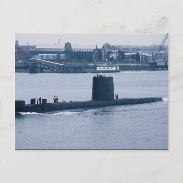Carte Postale HMS Osiris" quittant la base navale de Portsmouth, (Devant)