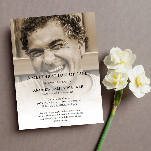 Carte Postale Hommage de photo de funérailles mémorial (Celebration of Life Photo Postcard)