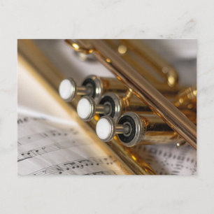 Carte Postale Instrument en laiton de trompette et de feuille de