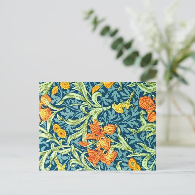 Carte Postale Iris, un motif de William Morris, (Debout devant)