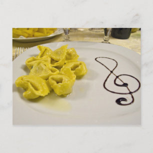 Carte Postale Italie, Cento. Une assiette de tortellini au froma