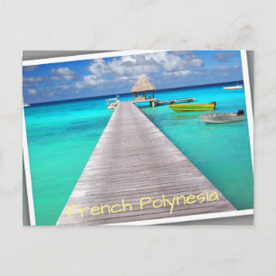 Carte Postale Jetty avec des bateaux dans un lagon tropical
