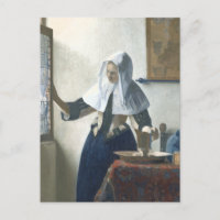 Jeune femme avec un lanceur d'eau