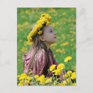 Carte Postale Jeune fille en été.