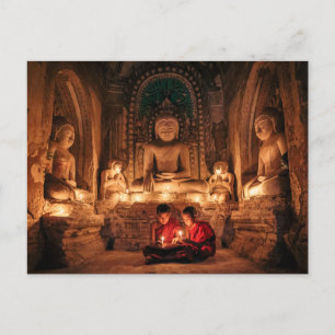 Carte Postale Jeune moine dans les temples de Bagan Postcarte