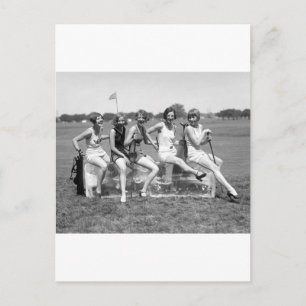 Carte Postale Jolies filles golfeuses, années 1920
