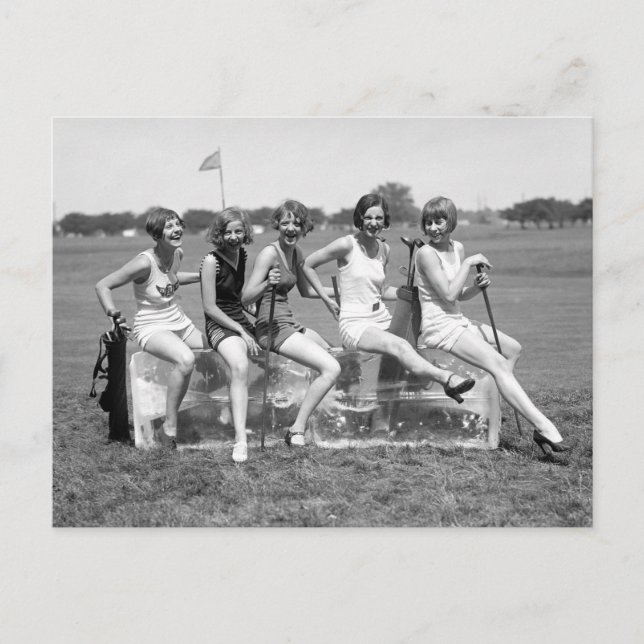 Carte Postale Jolis golfeurs de fille, les années 1920 (Devant)