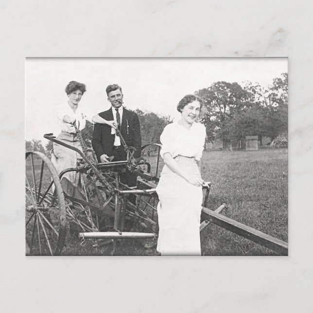 Carte Postale Jouer dans une robe (Devant)