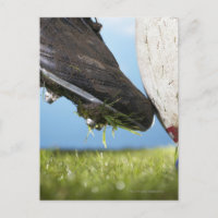 Joueur de rugby à botter la balle de départ, gros