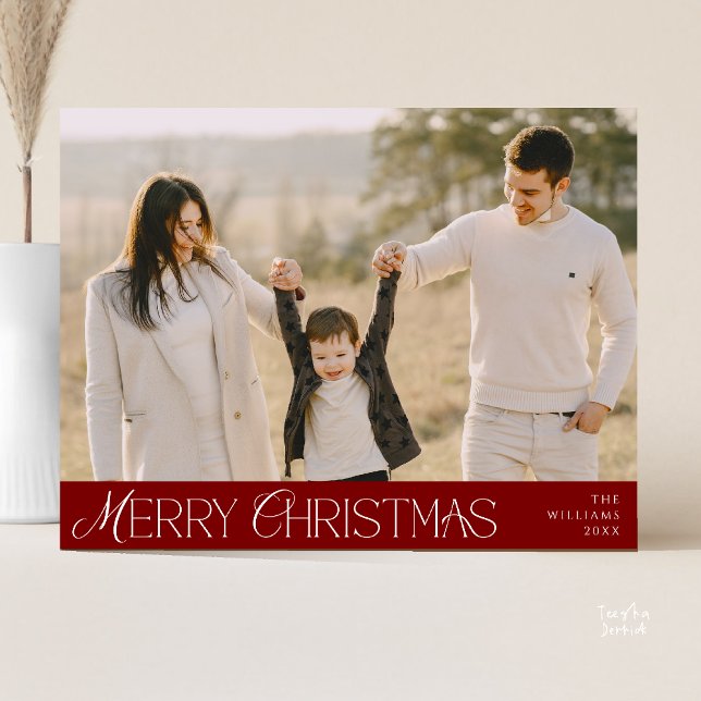 Carte Postale Joyeux Noël Famille Photo, Moderne Élégant (Merry Christmas Family Photo, Modern Elegant Postcard in Burgundy wine deep red)