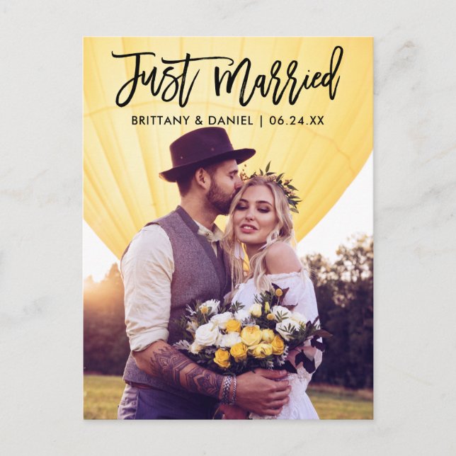 Carte Postale Juste Marié Moderne Brush Script Mariage photo (Devant)