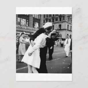 Carte Postale Kissing War Goodbye at Times Carré