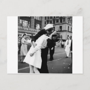 Carte Postale Kissing War Goodbye at Times Carré