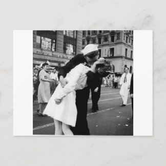 Carte Postale Kissing War Goodbye at Times Carré