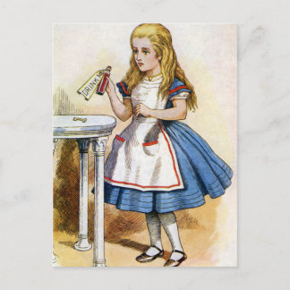 Carte Postale La Bouteille A Dit "Buvez-Moi", Alors Alice L'A Fa
