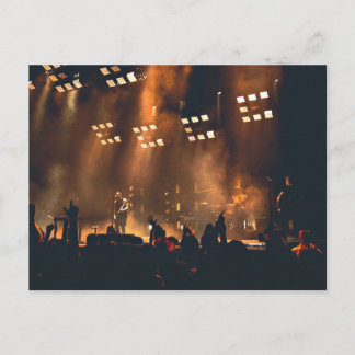 Carte Postale La foule aime le concert de musique