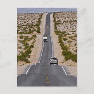 Carte Postale La longue route à travers la vallée de la Mort
