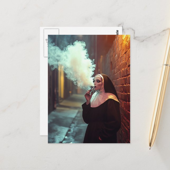 Carte Postale La religieuse fumeuse (Devant/Arrière en situation)