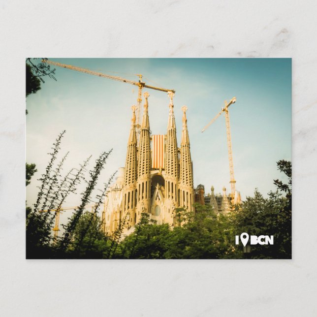 Carte Postale La Sagrada Familia de Gaudi avec le drapeau de la  (Devant)