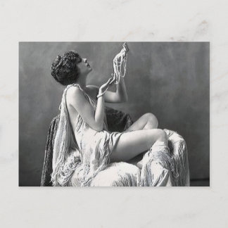 Carte Postale Lady aux perles