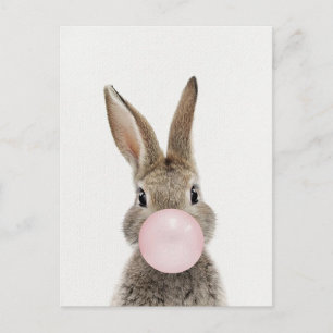 Carte Postale Lapin soufflant un bubble gum rose
