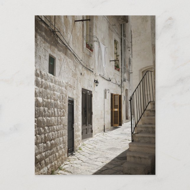 Carte Postale Lave-linge suspendue à sécher dans une ruelle en I (Devant)