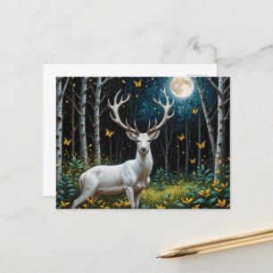 Carte Postale Le cerf blanc dans une forêt éclairée par la lune
