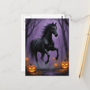 Carte Postale Le cheval noir dans la forêt d'Halloween