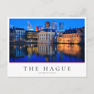 Carte Postale Le skyline de La Haye à l'heure bleue dans la Pays