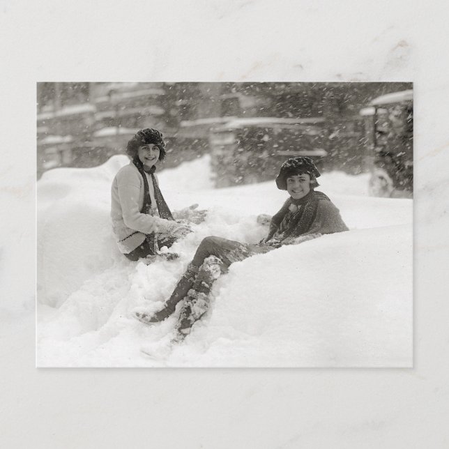 Carte Postale Les filles dans la neige, 1922 (Devant)