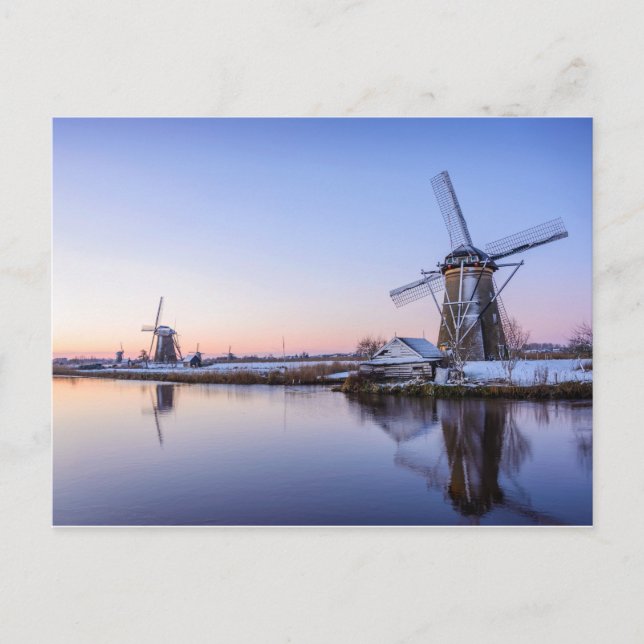 Carte Postale Les moulins à vent en hiver le long d'une rivière  (Devant)